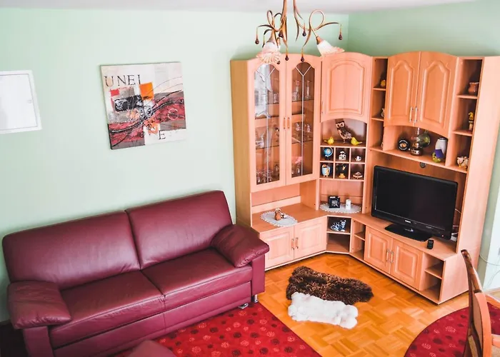 شقة Apartmaji Krebs *