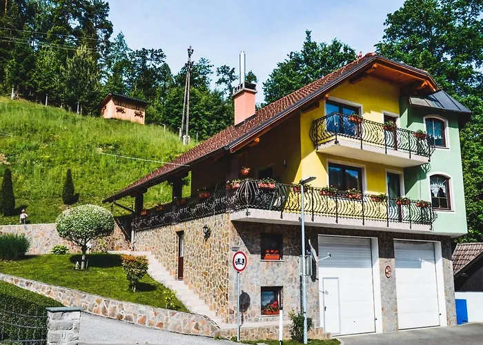 Apartmaji Krebs 公寓 Mezica